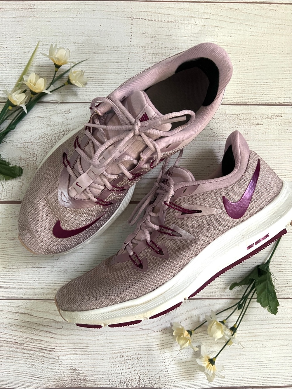 Nike Quest 2 Rose Gold Pink Running Shoes